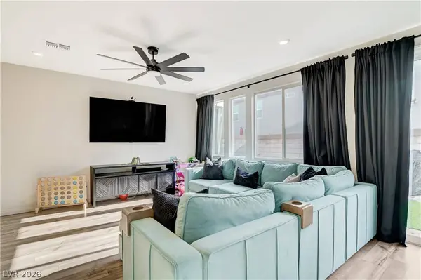 10207 Canyon Mantle ST, Las Vegas, NV 89166