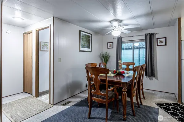 1402 22nd ST NE #214, Auburn, WA 98002