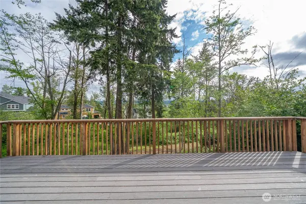 3919 97th AVE E, Edgewood, WA 98371