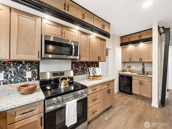 316 5th ST SW, Puyallup, WA 98371