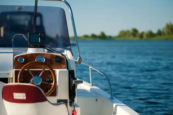 Boating in Rhode Island Real Estate Agent Greenwich Bay Brokers (7)