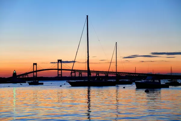 Boating in Rhode Island Real Estate Agent Greenwich Bay Brokers (1)