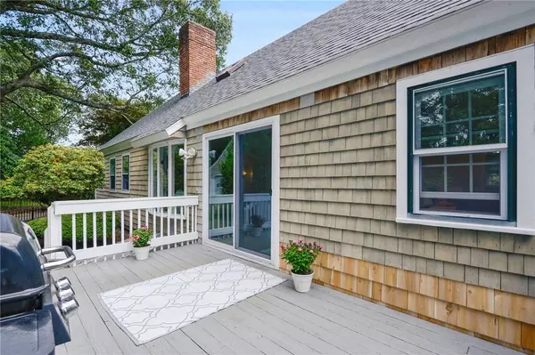 51 Gateway RD, North Kingstown, RI 02852