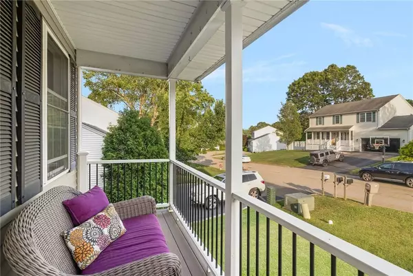 29 Gilcrest DR, West Warwick, RI 02893