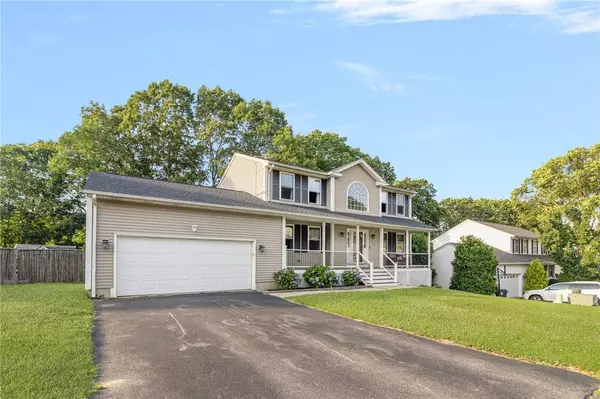 29 Gilcrest DR, West Warwick, RI 02893