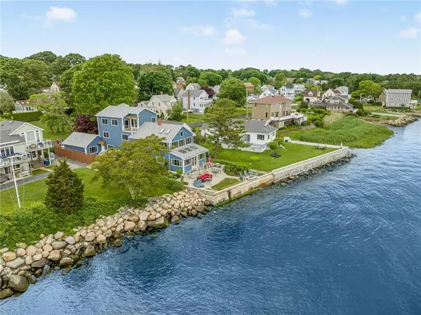 46 Burnett RD, Warwick, RI 02889