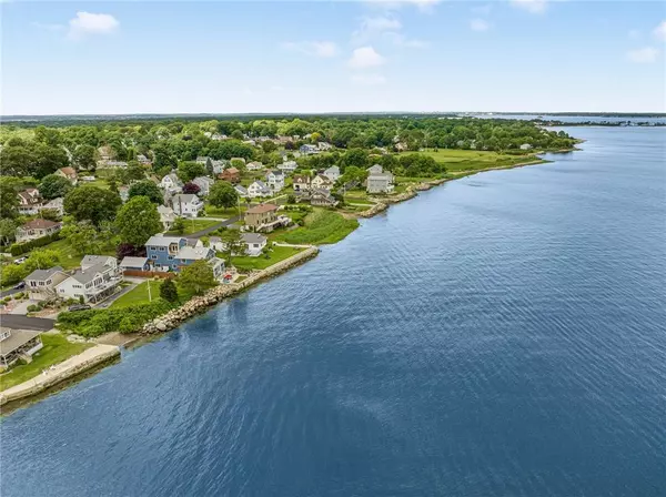 46 Burnett RD, Warwick, RI 02889