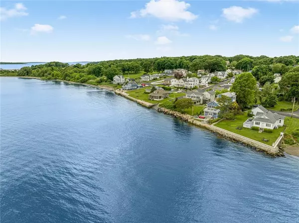 46 Burnett RD, Warwick, RI 02889