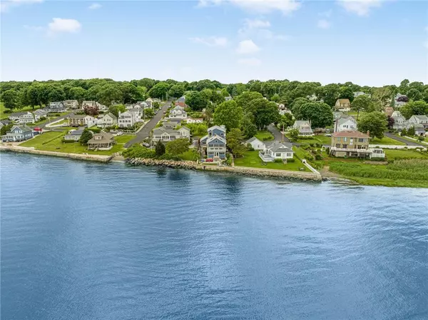 46 Burnett RD, Warwick, RI 02889