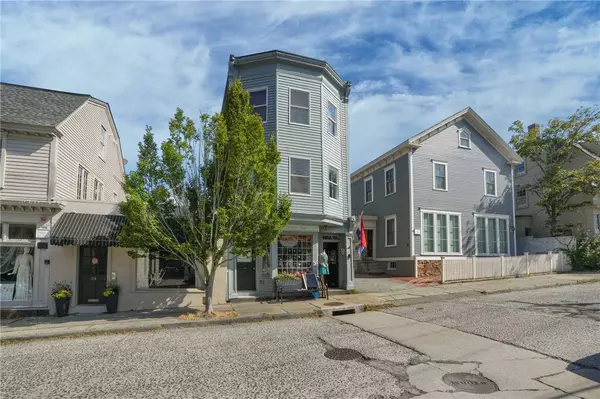 26 Franklin ST, Newport, RI 02840