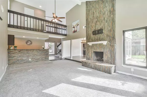 11727 Gardenglen DR, Houston, TX 77070