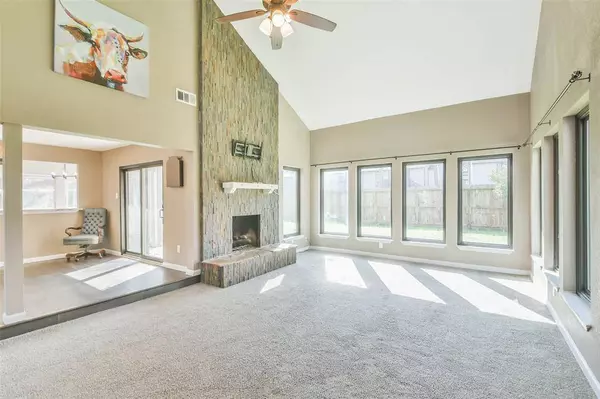 11727 Gardenglen DR, Houston, TX 77070