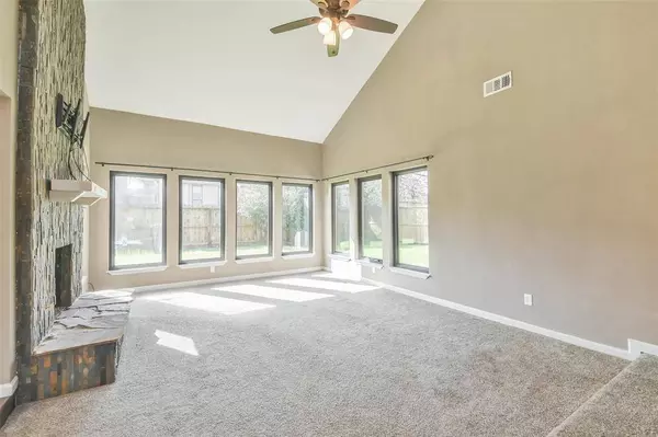 11727 Gardenglen DR, Houston, TX 77070