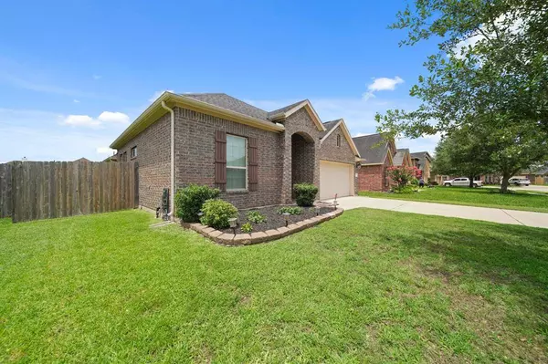 7509 Cobblestone DR, Pearland, TX 77581