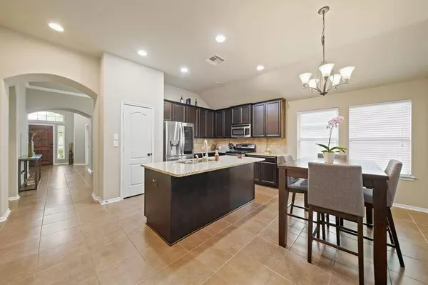 7509 Cobblestone DR, Pearland, TX 77581