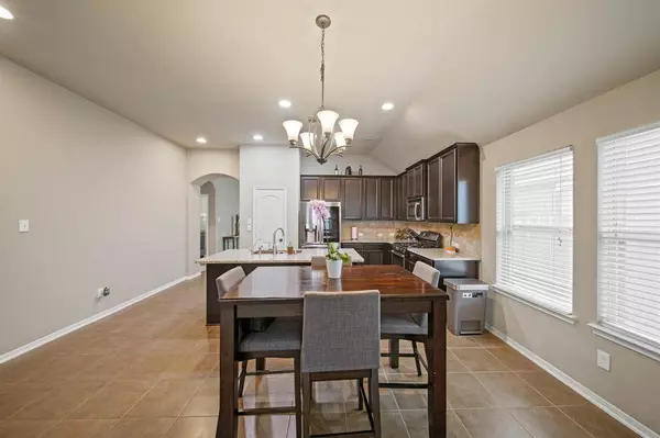 7509 Cobblestone DR, Pearland, TX 77581