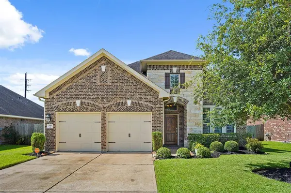7510 River Pass DR, Pearland, TX 77581