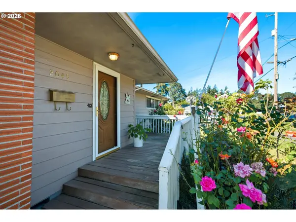 2045 TUALATIN ST, St Helens, OR 97051