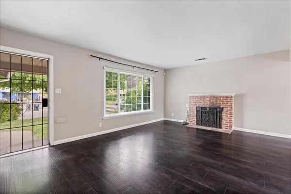 5420 5420 78th ST, Sacramento, CA 95820