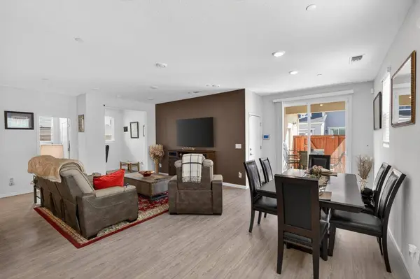 8226 Ocho WAY, Elk Grove, CA 95757
