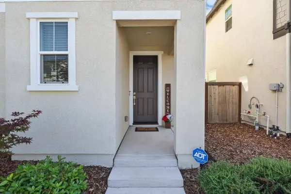 8226 Ocho WAY, Elk Grove, CA 95757