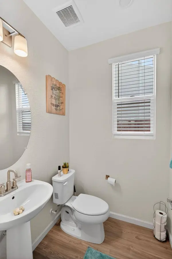 8226 Ocho WAY, Elk Grove, CA 95757
