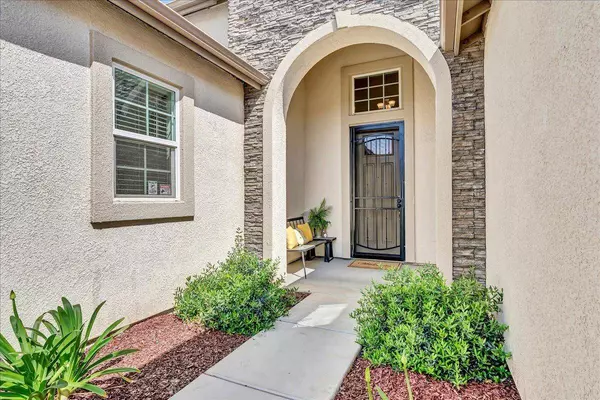 1938 W Van Gogh ST, Hanford, CA 93230