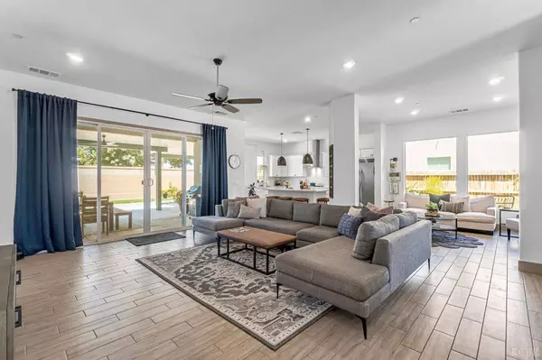 1920 N Sophia Court, Hanford, CA 93230