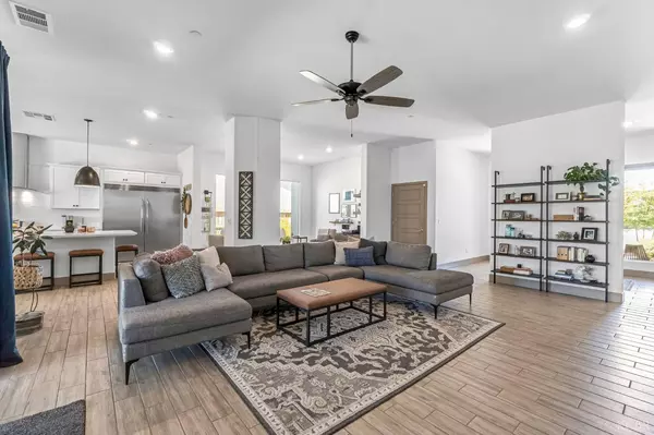 1920 N Sophia Court, Hanford, CA 93230