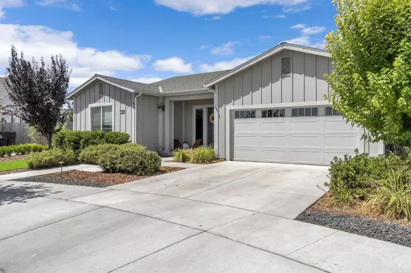 1920 N Sophia Court, Hanford, CA 93230