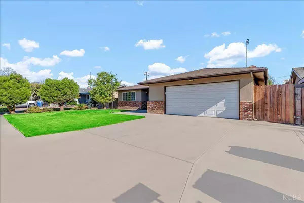 920 Moffat Drive, Hanford, CA 93230