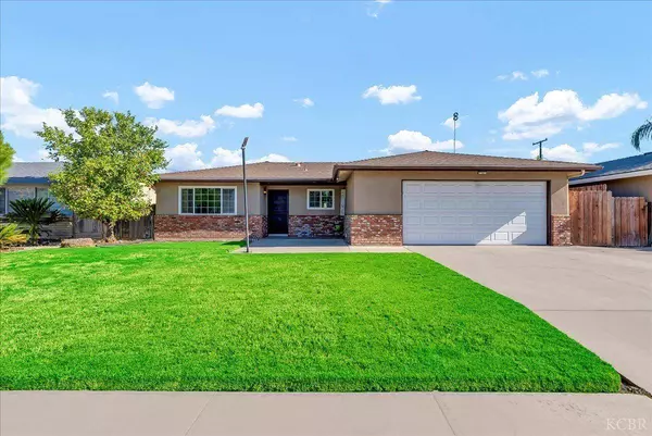 920 Moffat Drive, Hanford, CA 93230