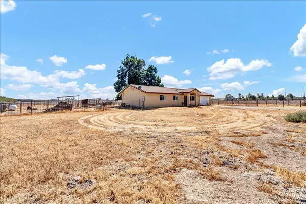 14709 Houston Avenue, Hanford, CA 93230