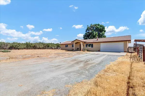 14709 Houston Avenue, Hanford, CA 93230