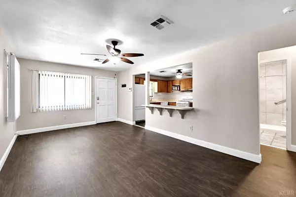 1585 Fitzgerald Lane, Hanford, CA 93230