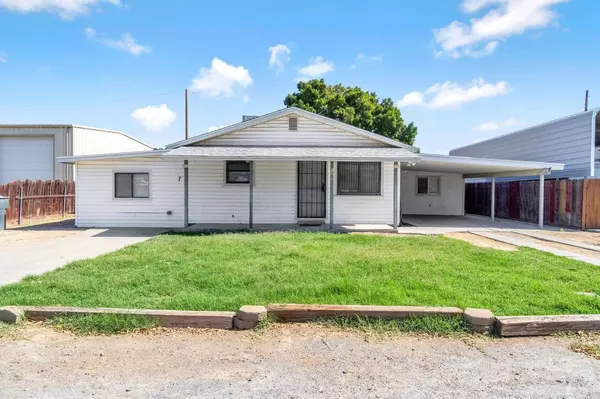 1585 Fitzgerald Lane, Hanford, CA 93230