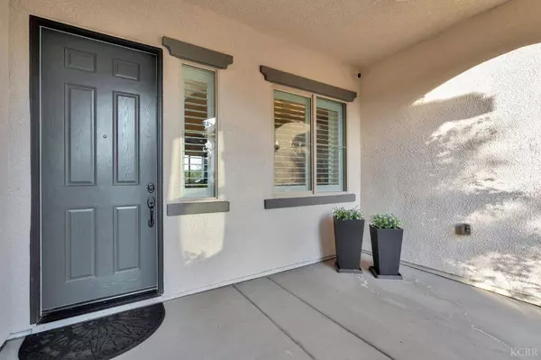 1010 W Quail Rock Way, Hanford, CA 93230