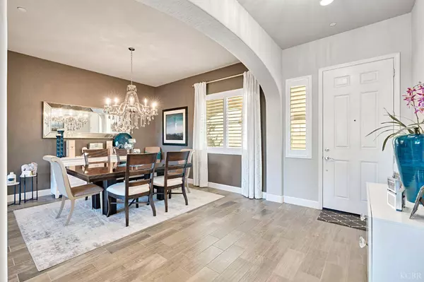 1010 W Quail Rock Way, Hanford, CA 93230