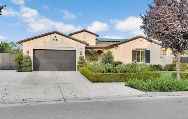 1010 W Quail Rock Way, Hanford, CA 93230