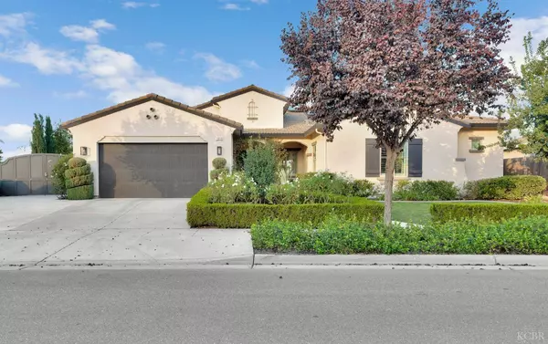 1010 W Quail Rock Way, Hanford, CA 93230