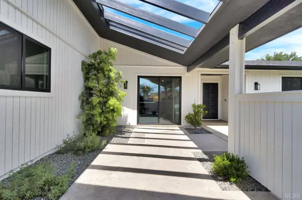 2344 Magnolia Court, Hanford, CA 93230