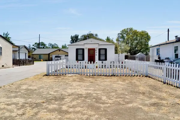 1437 N 11th AVE, Hanford, CA 93230