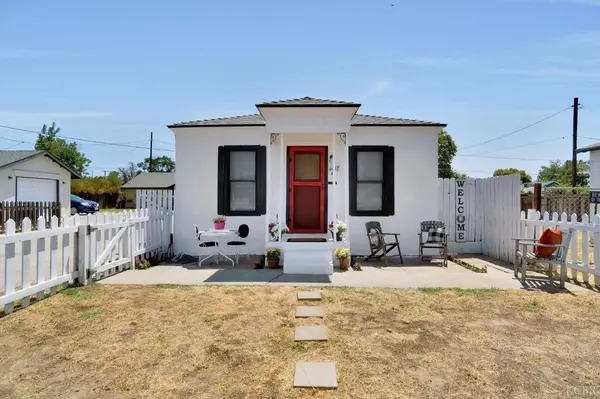 1437 N 11th AVE, Hanford, CA 93230
