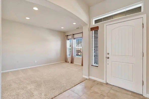 1865 W Hopkins DR, Hanford, CA 93230