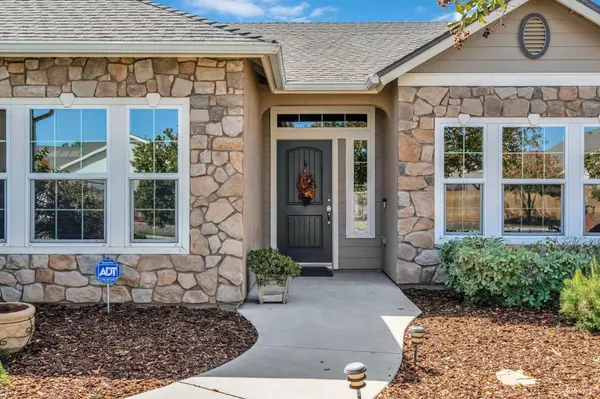1865 W Hopkins DR, Hanford, CA 93230