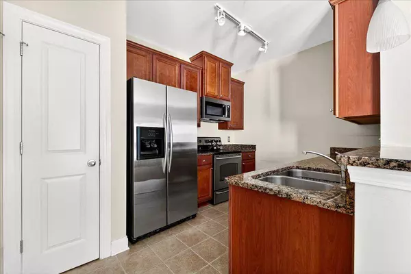 1900 Belle Isle Ave #104, Mount Pleasant, SC 29464