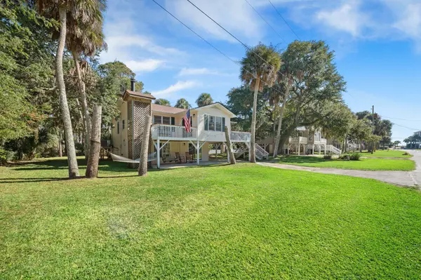 607 Portia St, Edisto Island, SC 29438