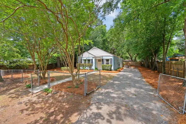 5902 Sedgefield Dr, Hanahan, SC 29410