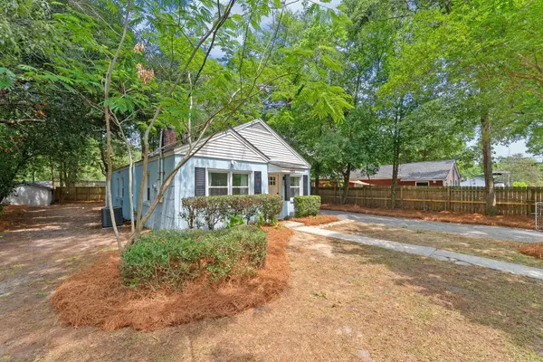 5902 Sedgefield Dr, Hanahan, SC 29410