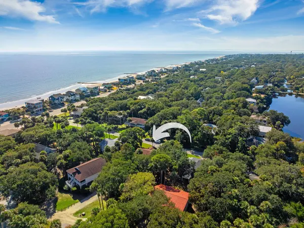 607 Portia St, Edisto Island, SC 29438